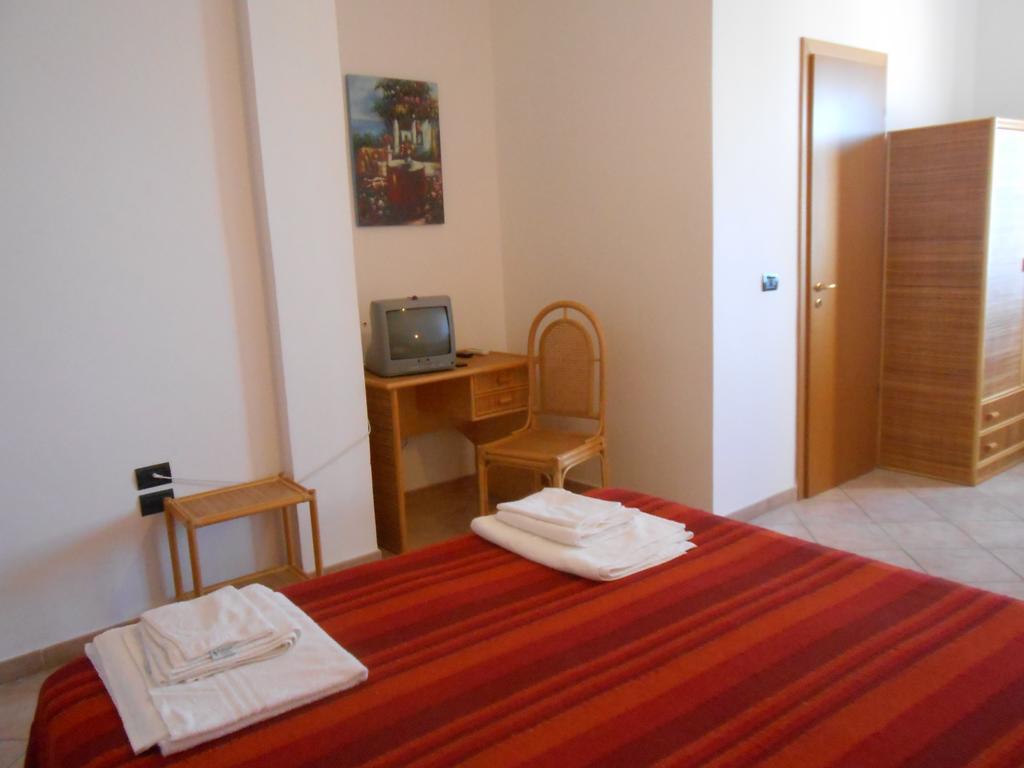 Albergo Il Terrazzino 비보 발렌티아 마리나 객실 사진