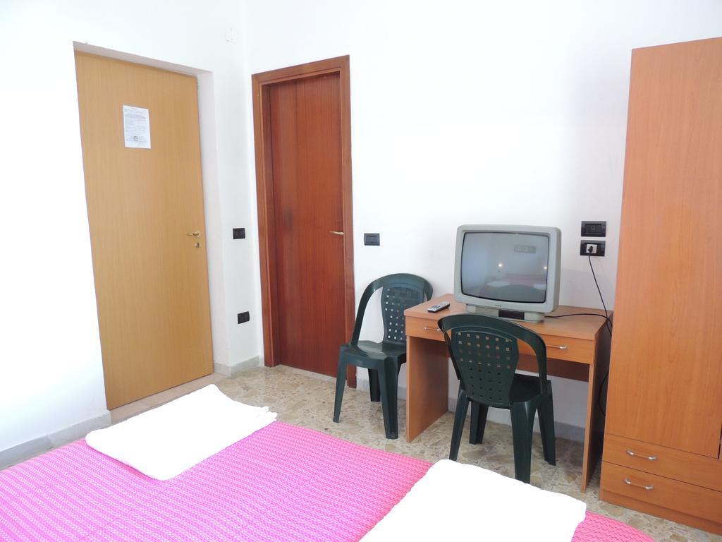 Albergo Il Terrazzino 비보 발렌티아 마리나 객실 사진