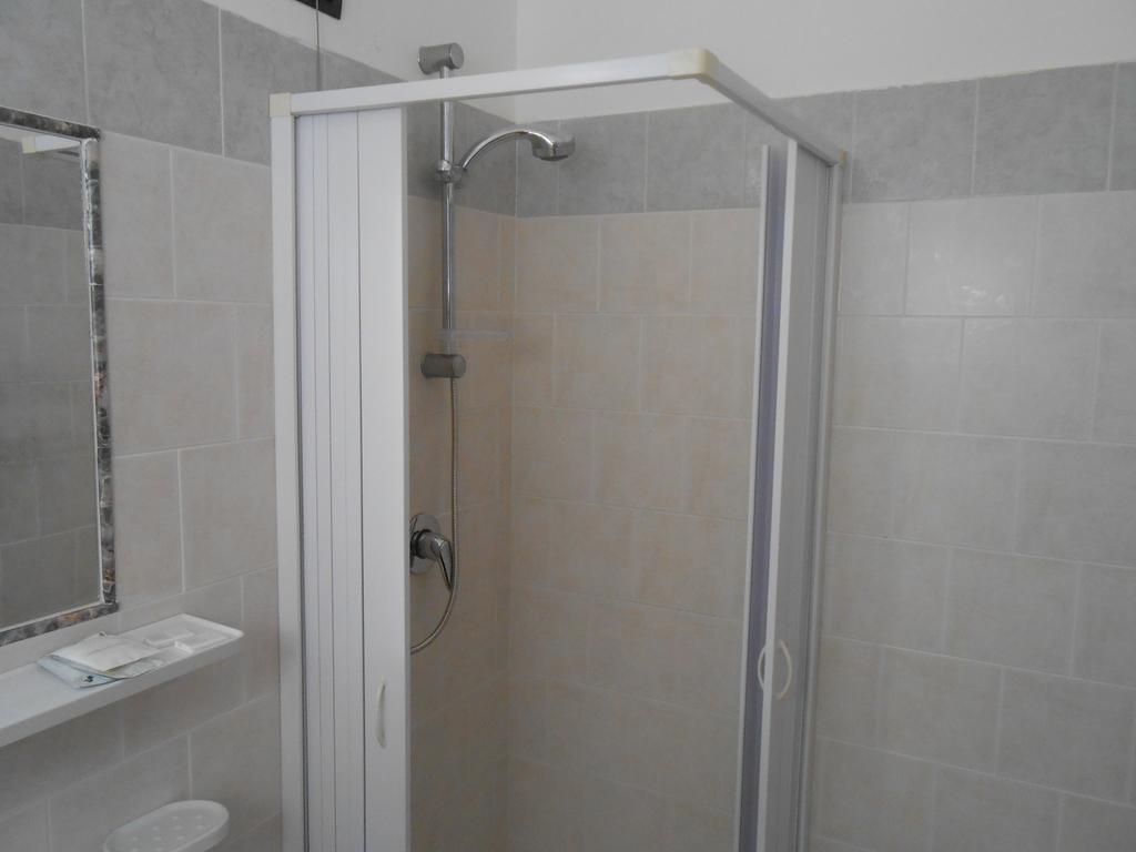 Albergo Il Terrazzino 비보 발렌티아 마리나 객실 사진