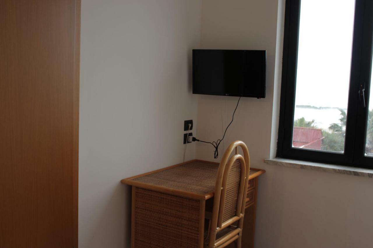Albergo Il Terrazzino 비보 발렌티아 마리나 외부 사진