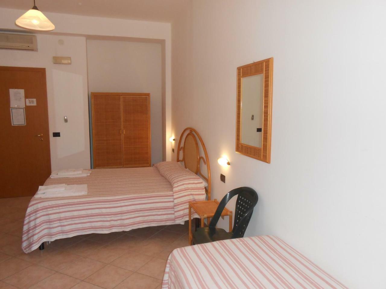 Albergo Il Terrazzino 비보 발렌티아 마리나 외부 사진