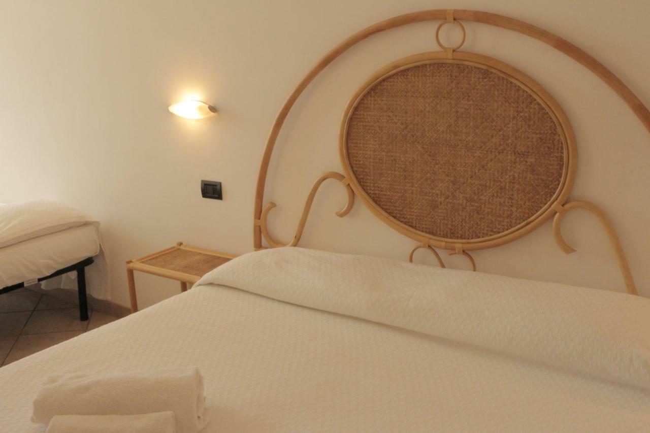 Albergo Il Terrazzino 비보 발렌티아 마리나 외부 사진