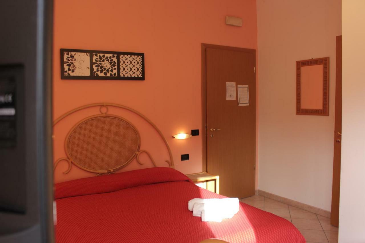 Albergo Il Terrazzino 비보 발렌티아 마리나 외부 사진